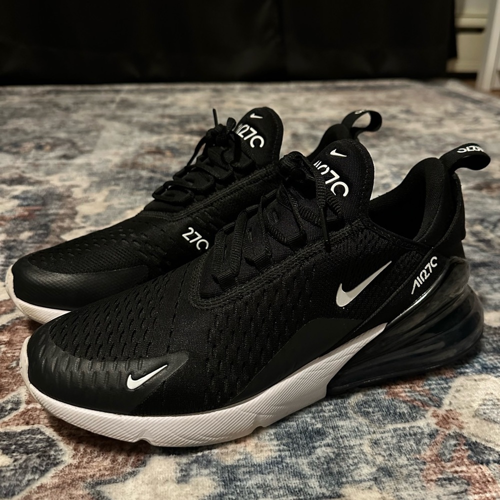 WOMEN’S NIKE AIR MAX 270
